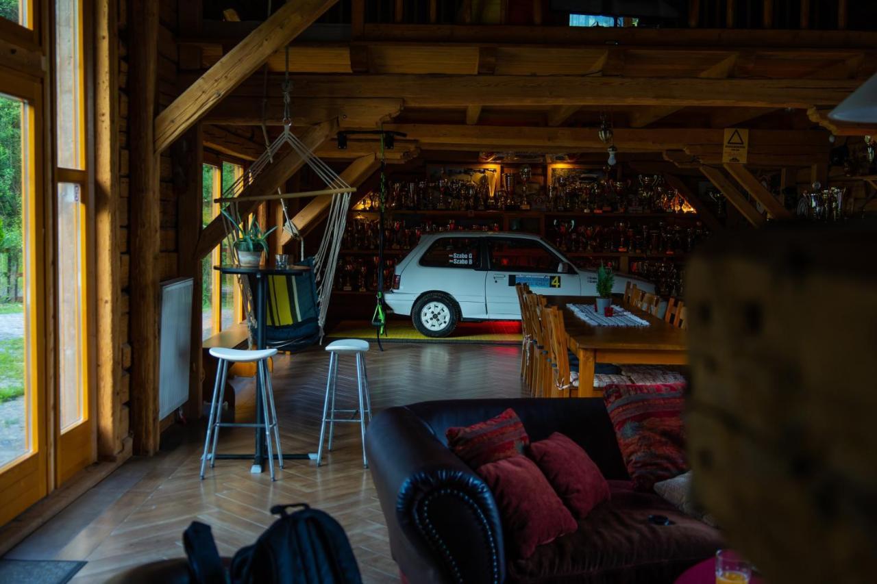 Crossline Lodge Gheorgheni  Εξωτερικό φωτογραφία