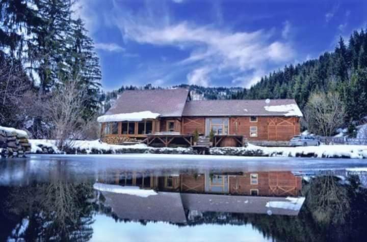 Crossline Lodge Gheorgheni  Εξωτερικό φωτογραφία