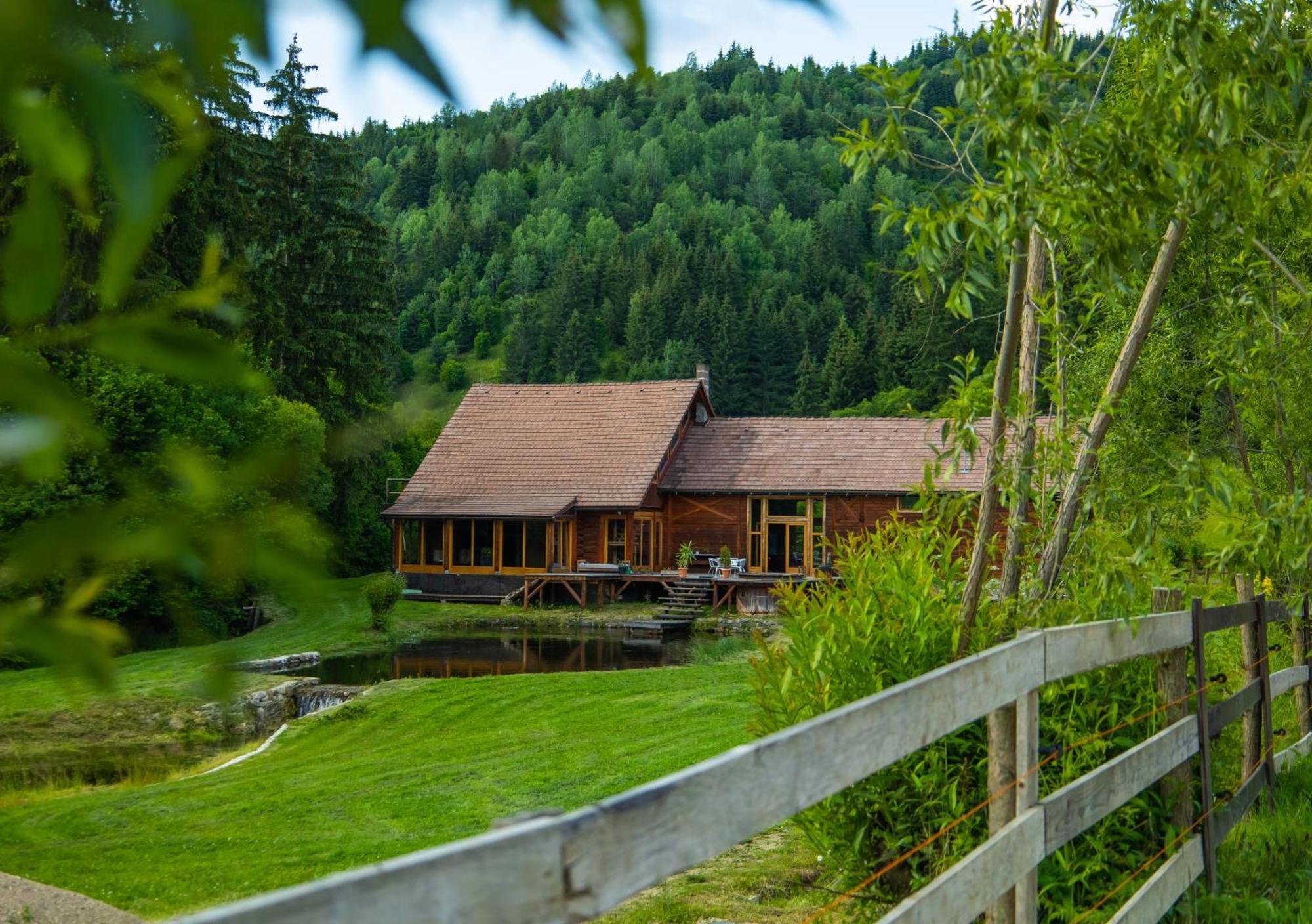 Crossline Lodge Gheorgheni  Εξωτερικό φωτογραφία