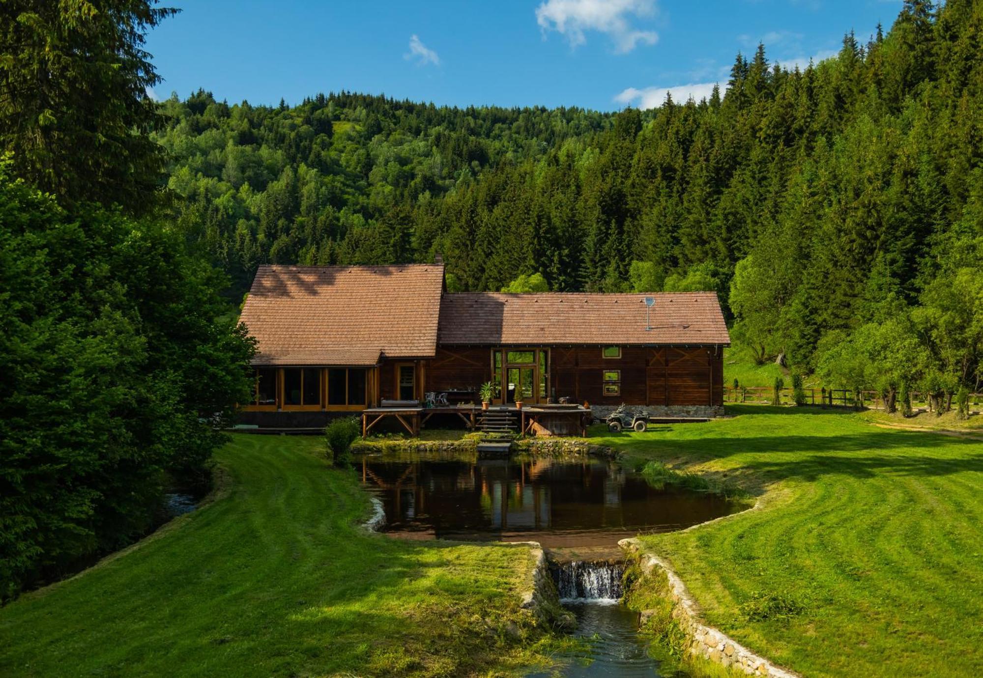 Crossline Lodge Gheorgheni  Εξωτερικό φωτογραφία